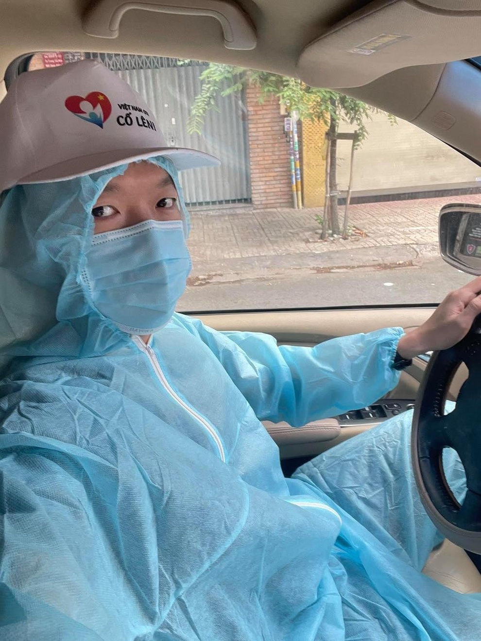 Sau cơn thập tử nhất sinh vì Covid-19, giám đốc đi đưa cơm trả ơn bác sỹ - 4 Sau cơn thập tử nhất sinh vì Covid-19, giám đốc đi đưa cơm trả ơn bác sỹ - 4