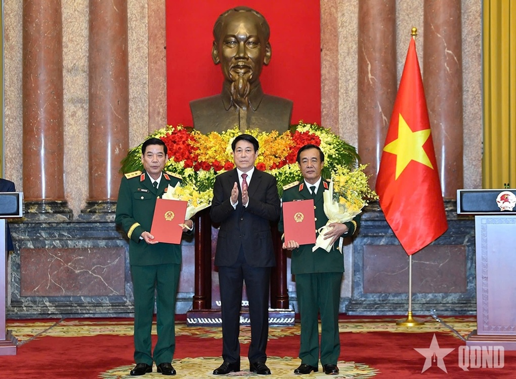 राष्ट्रीय रक्षा के दो उप मंत्रियों को वरिष्ठ लेफ्टिनेंट जनरल के पद पर पदोन्नत किया गया - 1 Hai Thứ trưởng Bộ Quốc phòng được thăng quân hàm Thượng tướng - 1