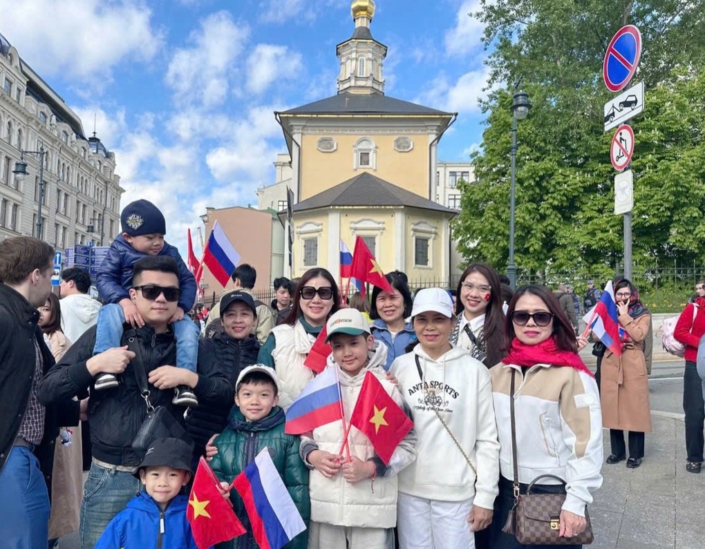 Chuyện chưa biết về cậu bé được Tổng Bí thư Tô Lâm bế ở Nga - 3 Chuyện chưa biết về cậu bé được Tổng Bí thư Tô Lâm bế ở Nga - 3