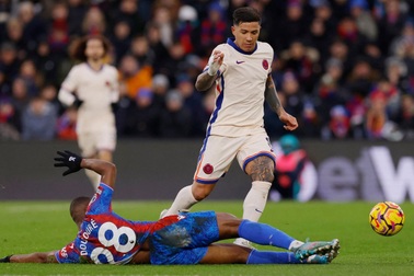 Arsenal gây thất vọng, Chelsea không thắng trận thứ 4 liên tiếp