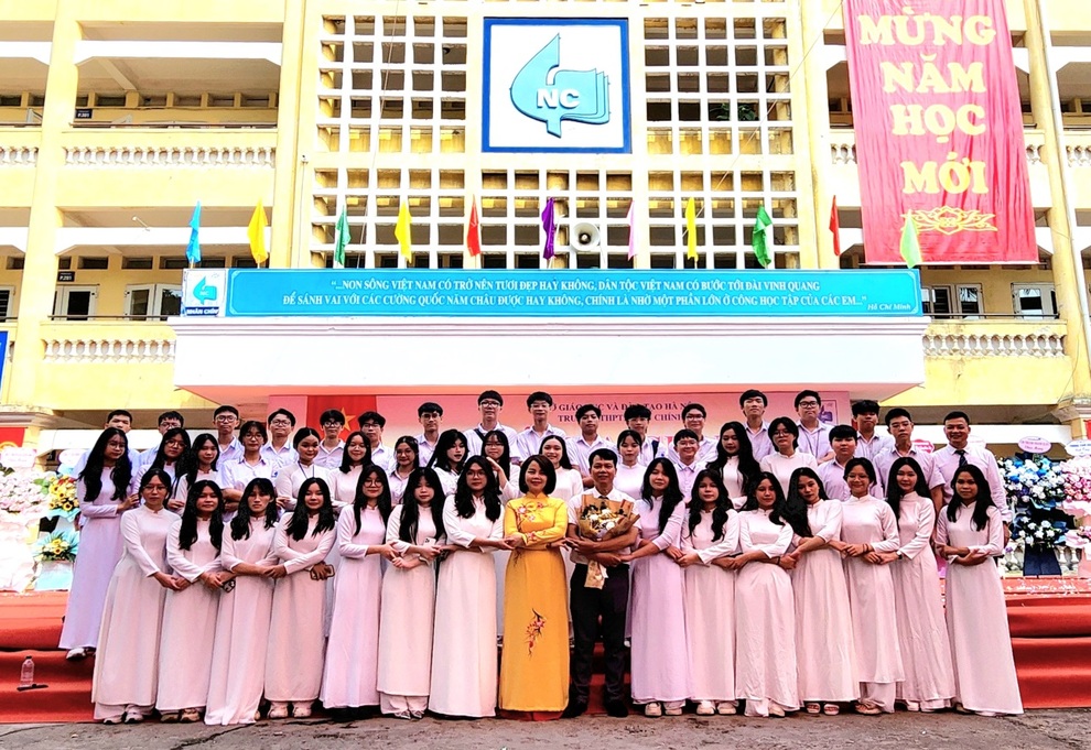 23 triệu học sinh cả nước chính thức bước vào năm học đặc biệt - 22 23 triệu học sinh cả nước chính thức bước vào năm học đặc biệt - 22