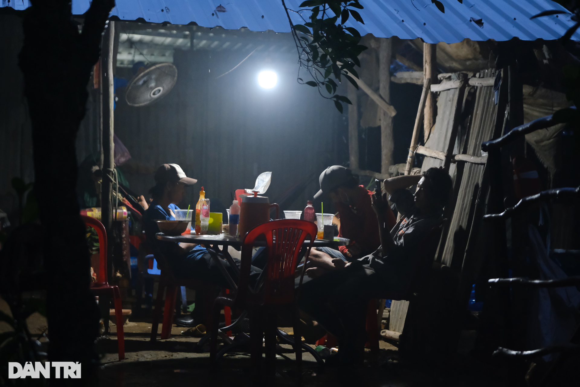 Người dân mệt mỏi vì khói bụi, hôi thối ở khu xử lý chất thải rắn tại TPHCM - 18 Người dân mệt mỏi vì khói bụi, hôi thối ở khu xử lý chất thải rắn tại TPHCM - 18
