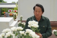Đoàn công tác báo Dân trí và Hội Cựu TNXP dâng hương tại Ngã ba Đồng Lộc