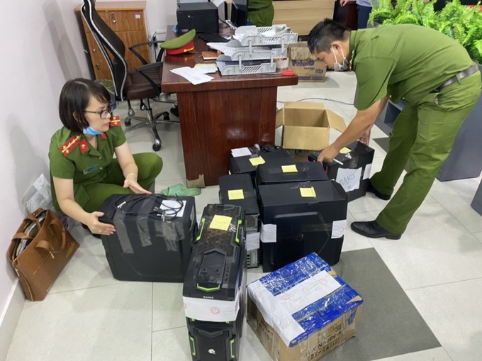 Một số tang vật thu giữ trong vụ án Tham ô tài sản xảy ra tại Cảng Hàng không quốc tế Phú Bài