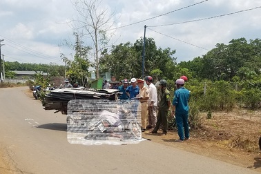 Va chạm với xe chở tôn, người đàn ông đi xe máy tử vong