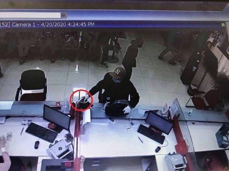 Vụ cướp ngân hàng ở Sóc Sơn: Đề nghị truy tố 3 đối tượng - 2 Vụ cướp ngân hàng ở Sóc Sơn: Đề nghị truy tố 3 đối tượng - 2