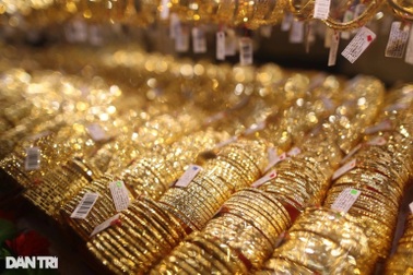Giá vàng ngày 16/6: Tăng đột ngột