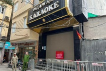 Quán karaoke ở Hà Nội tổ chức nhảy múa thoát y bị phạt gần 200 triệu đồng