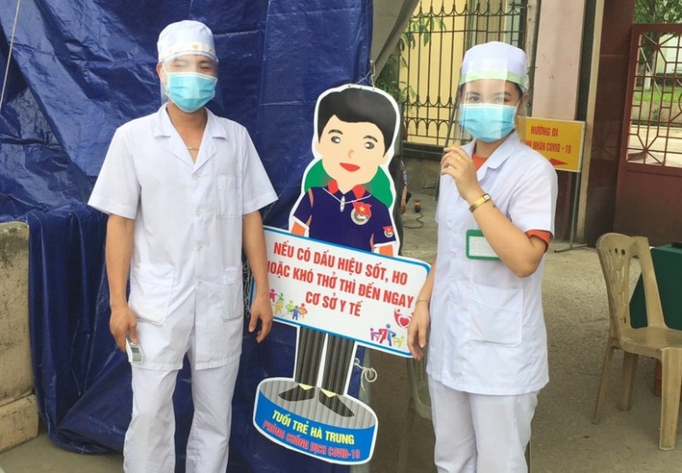 Thanh niên ngành y tế tự chế mặt nạ ngăn giọt bắn phòng, chống Covid-19 - 6 Thanh niên ngành y tế tự chế mặt nạ ngăn giọt bắn phòng, chống Covid-19 - 6