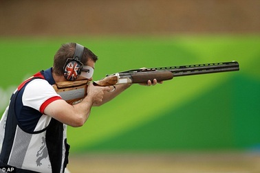 VĐV nông dân tức tốc về quê… thu hoạch sau khi giành HCĐ Olympic