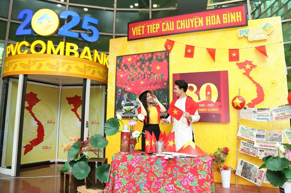 PVcomBank triển khai chuỗi hoạt động nhân dịp kỷ niệm 80 năm ngày Quốc khánh - 2 PVcomBank triển khai chuỗi hoạt động nhân dịp kỷ niệm 80 năm ngày Quốc khánh - 2