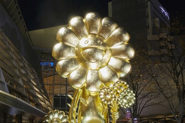 Bức tượng vàng khổng lồ ở Roppongi Hills