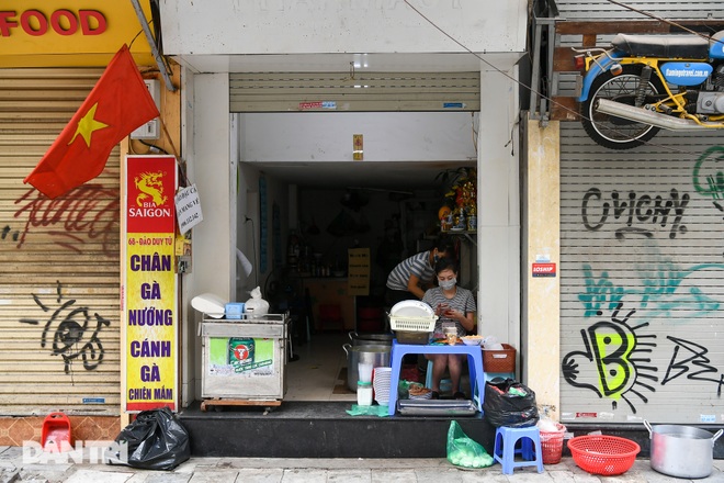 Nhà hàng quán ăn ở Hà Nội cháy hàng giao về, dừng đón khách từ 12h trưa - 12 Nhà hàng quán ăn ở Hà Nội cháy hàng giao về, dừng đón khách từ 12h trưa - 12