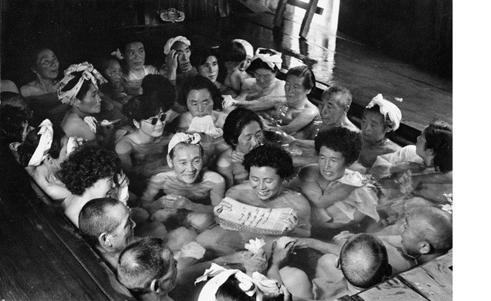 Những hình ảnh cực độc về onsen Nhật Bản xưa - 11