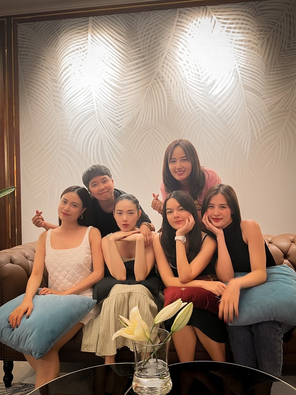 Sắc vóc gợi cảm của hội bạn thân toàn mỹ nhân đình đám showbiz Việt - 1 Sắc vóc gợi cảm của hội bạn thân toàn mỹ nhân đình đám showbiz Việt - 1