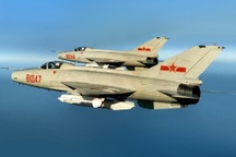 49 máy bay quân sự Trung Quốc áp sát Đài Loan