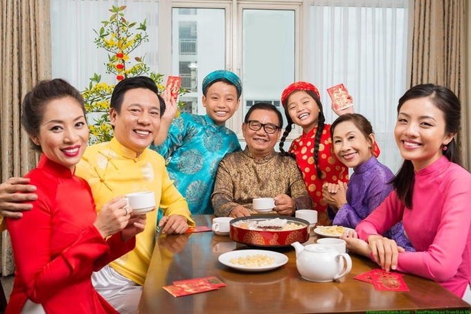 hinh-anh-ve-gia-dinh-viet-nam-sum-vay-ngay-tet