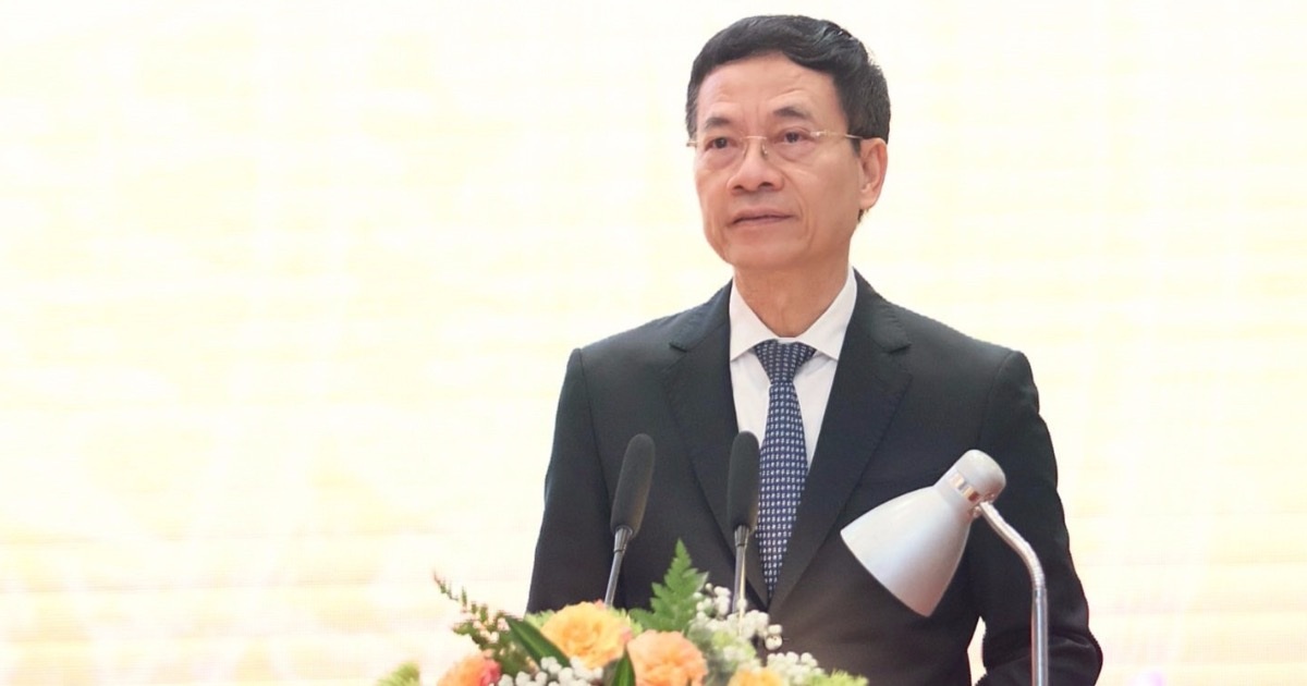 Bộ trưởng Nguyễn Mạnh Hùng tại Hội nghị Triển khai công tác Xuất bản và Phát hành xuất bản phẩm năm 2024 (Ảnh: Cục Xuất bản, In và Phát hành).