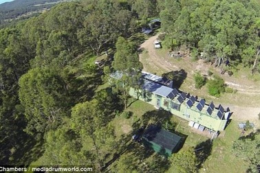 Cặp đôi làm nhà từ container, sống không mất tiền điện, nước mỗi tháng