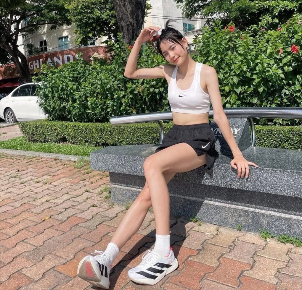 Báo Thái Lan phát sốt vì vẻ đẹp như thiên thần của VĐV Việt Nam - 2 Báo Thái Lan phát sốt vì vẻ đẹp như thiên thần của VĐV Việt Nam - 2