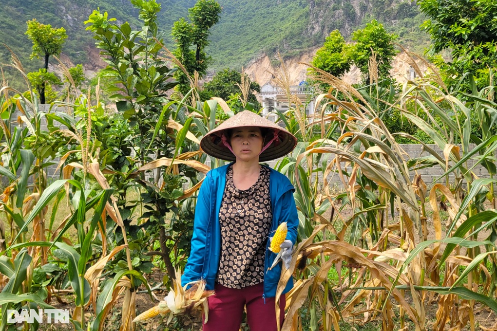 Ngôi làng sống trong sợ hãi bên mỏ đá - 4 Ngôi làng sống trong sợ hãi bên mỏ đá - 4