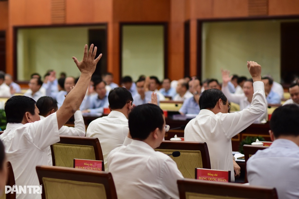 TPHCM vững vàng tiến về phía trước dù đến nay mới có đội hình đầy đủ - 2 TPHCM vững vàng tiến về phía trước dù đến nay mới có đội hình đầy đủ - 2