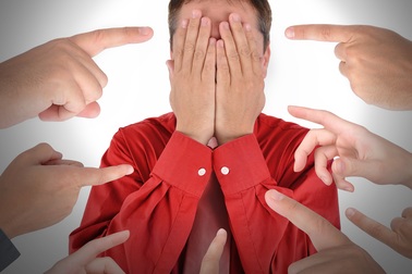 7 dấu hiệu của người mắc chứng sợ giao tiếp xã hội