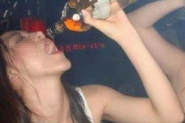 Phát hoảng với những cô nàng bợm nhậu 