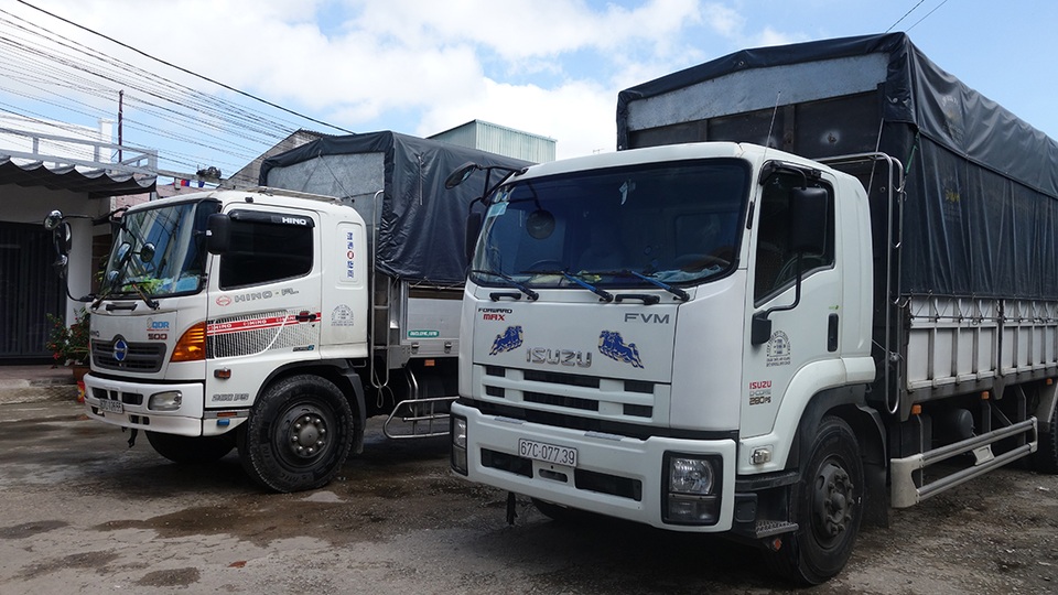 Giấu 7.000 bao thuốc lá lậu trong 32 tấn đường cát - 1 Giấu 7.000 bao thuốc lá lậu trong 32 tấn đường cát - 1
