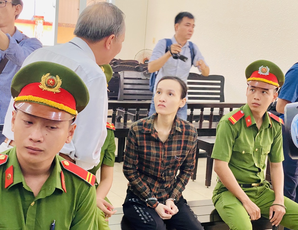 Bị cáo cầm đầu vụ sát hại, giấu 2 thi thể trong khối bê tông khai gì? - 10 Bị cáo cầm đầu vụ sát hại, giấu 2 thi thể trong khối bê tông khai gì? - 10