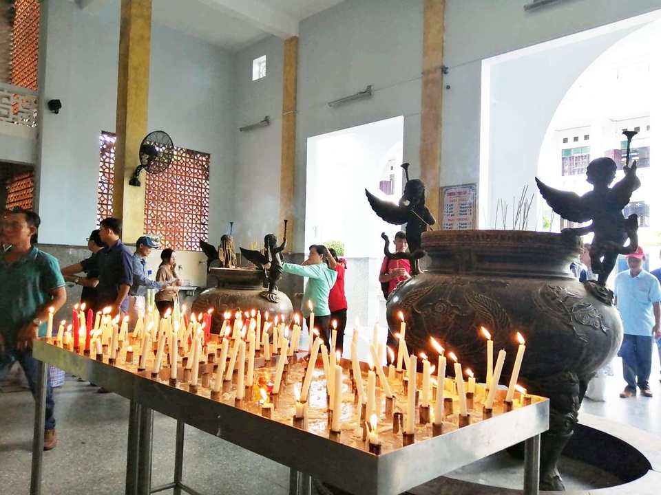 Bạc Liêu: Du khách tấp nập về Thánh đường lớn nhất ĐBSCL ngày đầu năm - 12 Bạc Liêu: Du khách tấp nập về Thánh đường lớn nhất ĐBSCL ngày đầu năm - 12