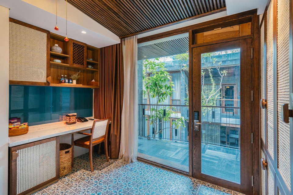 Tòa nhà ở Đà Nẵng “ẩn giấu” cả khu vườn nhiệt đới tuyệt đẹp bên trong - 9 Tòa nhà ở Đà Nẵng “ẩn giấu” cả khu vườn nhiệt đới tuyệt đẹp bên trong - 9