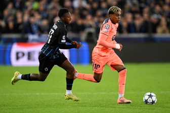 Lamine Yamal ghi bàn, Barcelona may mắn thoát thua ở Champions League