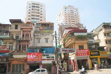 Cao ốc trong ngõ nhỏ: Nỗi khổ mới ở Hà Nội