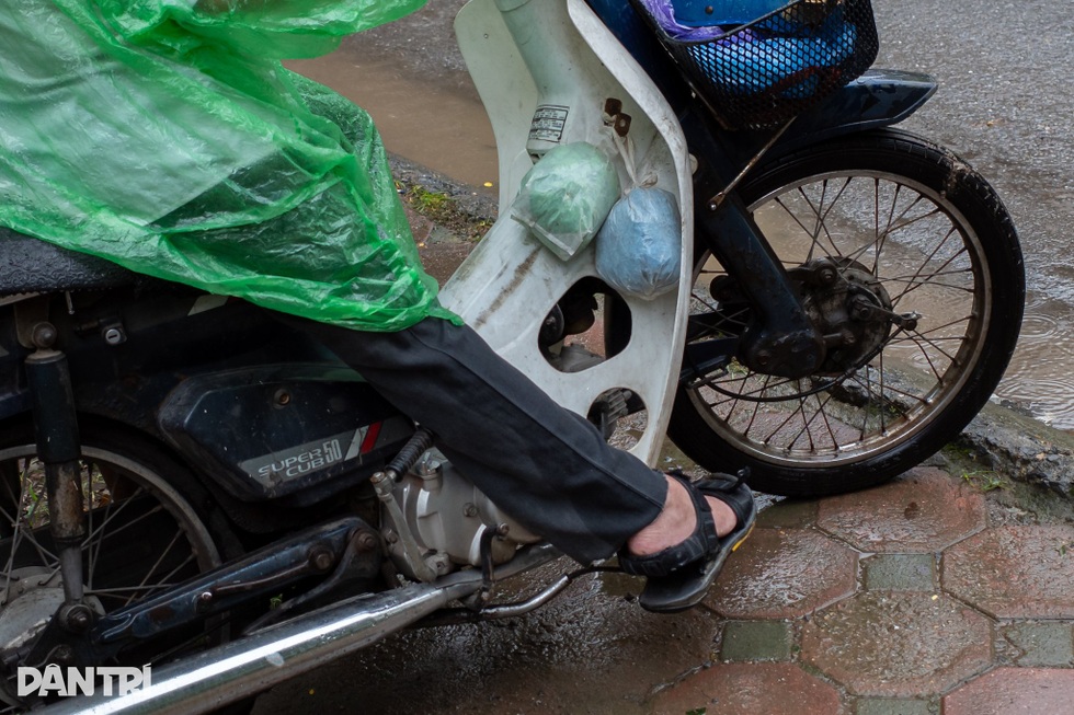 Cụ ông 80 tuổi ở Hà Nội lấy vợ kém 26 tuổi: Thường bị nhầm là ông của con - 5 Cụ ông 80 tuổi ở Hà Nội lấy vợ kém 26 tuổi: Thường bị nhầm là ông của con - 5