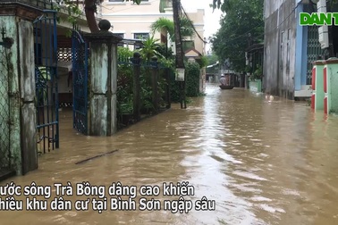 Lũ lên nhanh, nhiều khu dân cư ngập sâu