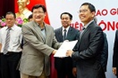 HUTECH nhận giấy Chứng nhận đầu tư dự án Viện Công nghệ cao HUTECH