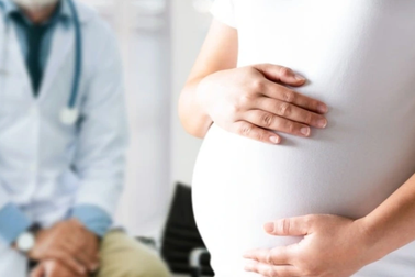 Sẩy thai mà bác sĩ ghi phá thai thì có được hưởng chế độ BHXH không?