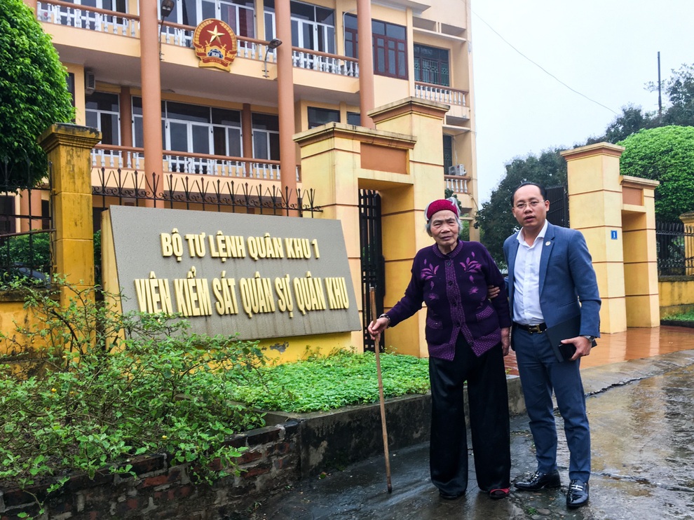 Họp liên ngành vụ 3 mẹ con cụ bà đòi bồi thường oan sai 15 tỷ đồng - 2 Họp liên ngành vụ 3 mẹ con cụ bà đòi bồi thường oan sai 15 tỷ đồng - 2