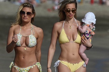 Người đẹp Anh gợi cảm trên biển