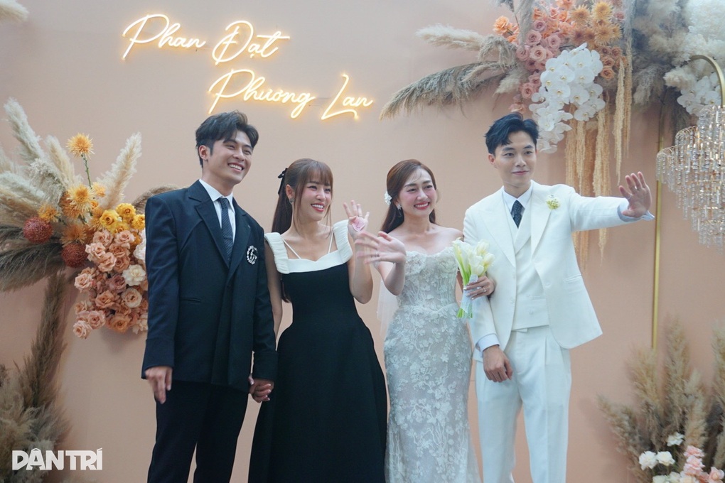 Lễ cưới Phương Lan Nhà bà Nữ: Chú rể bật khóc, Lý Nhã Kỳ nhận hoa cưới - 5 Lễ cưới Phương Lan Nhà bà Nữ: Chú rể bật khóc, Lý Nhã Kỳ nhận hoa cưới - 5