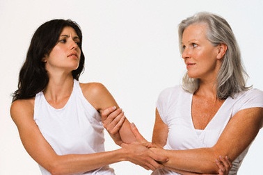 Con dâu nói trống không