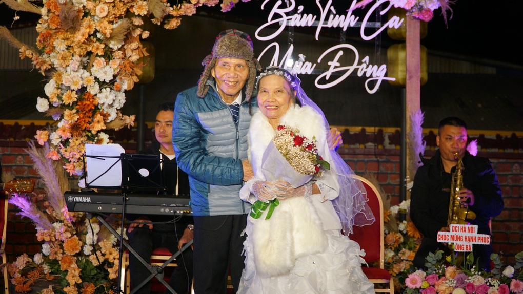 Chuyện tình đẹp của vợ chồng Hà Nội cùng đi viện dưỡng lão - 1 Chuyện tình đẹp của vợ chồng Hà Nội cùng đi viện dưỡng lão - 1