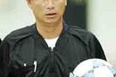 Báo chí nước ngoài theo sát "vụ trọng tài"  