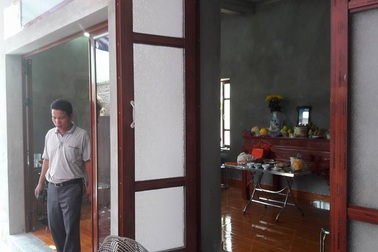 Niềm vui của 3 mẹ con em Nguyễn Thị Giang trong ngôi nhà mới