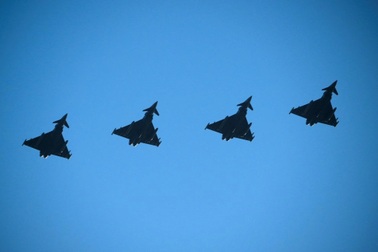 NATO tiến thoái lưỡng nan với ý tưởng đóng cửa bầu trời Ukraine