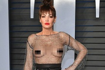 Choáng váng với người đẹp phô trọn "vòng một" trong tiệc Oscar