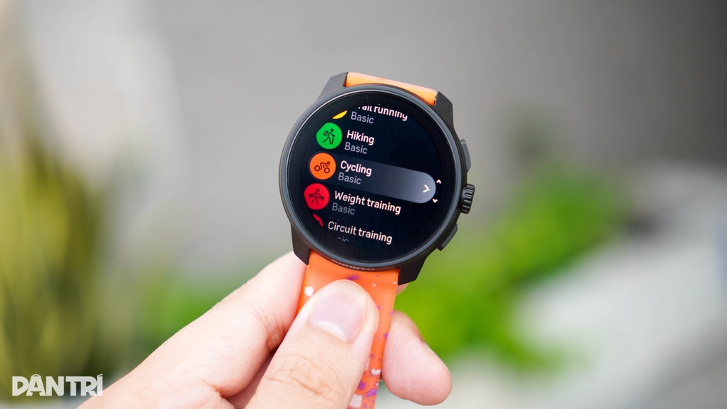 Cận cảnh Suunto Race S: Thiết kế nhỏ gọn, tích hợp bản đồ ngoại tuyến - 2 Cận cảnh Suunto Race S: Thiết kế nhỏ gọn, tích hợp bản đồ ngoại tuyến - 2