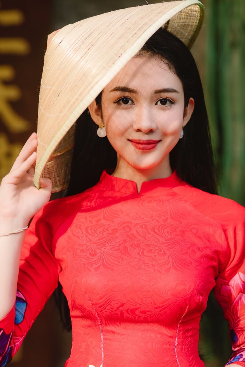 Hoa khôi ĐH Công nghệ TP.HCM duyên dáng trong bộ ảnh đón Xuân - 1 Hoa khôi ĐH Công nghệ TP.HCM duyên dáng trong bộ ảnh đón Xuân - 1