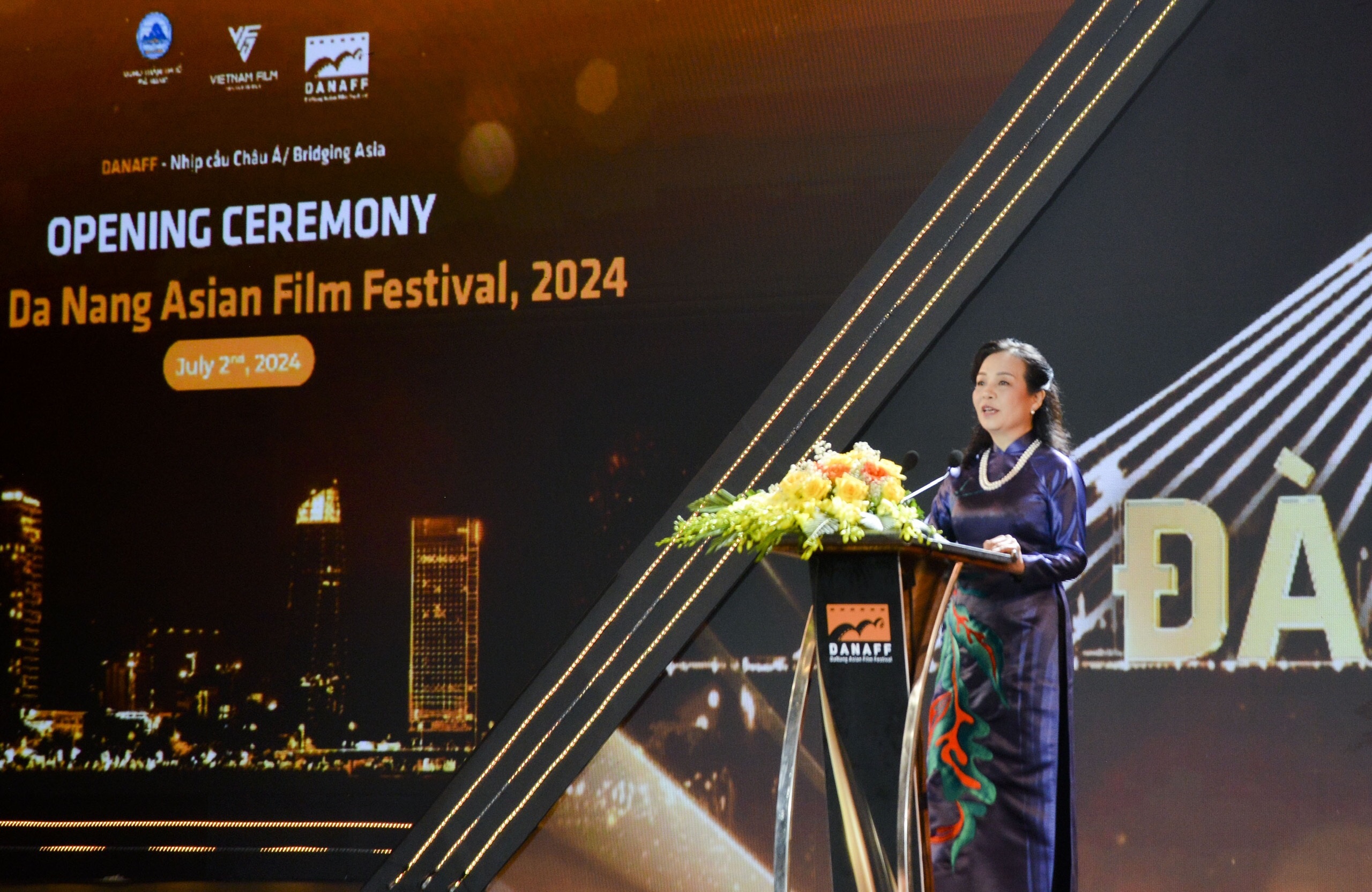 Khai mạc Liên hoan phim châu Á Đà Nẵng lần 2: Trấn Thành và Lý Hải vắng mặt - 2